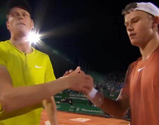 开云体育官方下载-张奔斗：男子球员赛后的握手戏也越来越戏多了