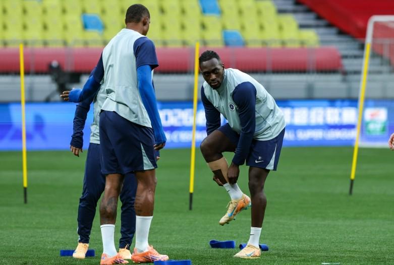 开云体育-粤媒：新鹏城5名外援都参加了赛前合练，战成都有望全部首发